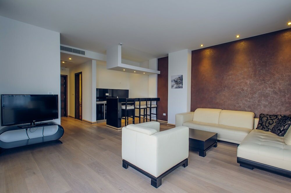 Фото Sky View Luxury Apartments