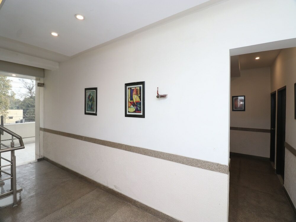 Фото Oyo 27921 Hotel Shalimar