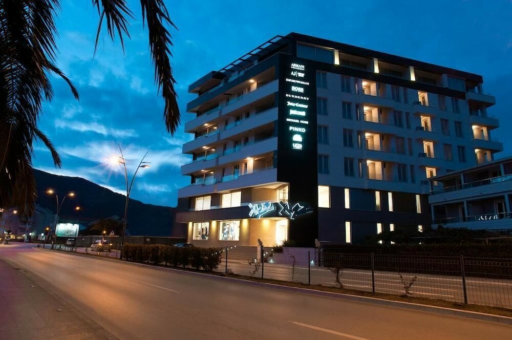 Фото отеля 1