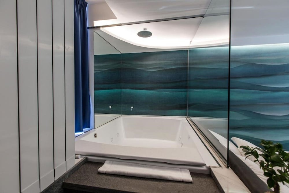 Фото The Boutique Napoli Suite