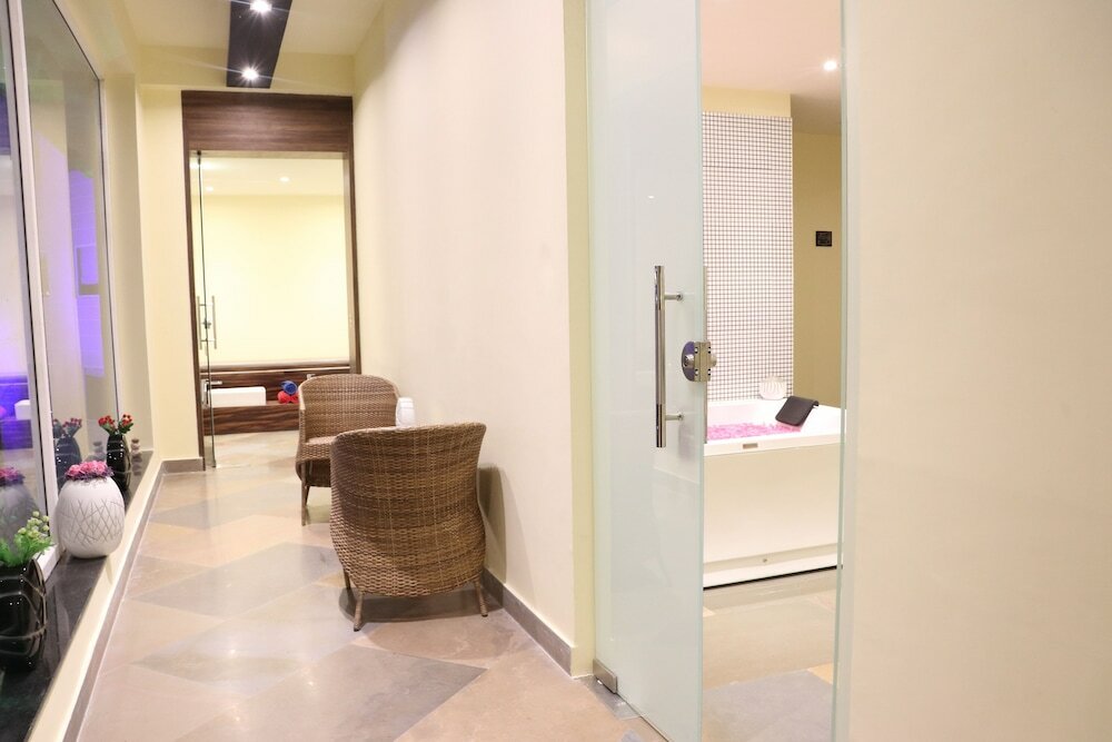 Фото JuSTa Sajjangarh Resort & SPA