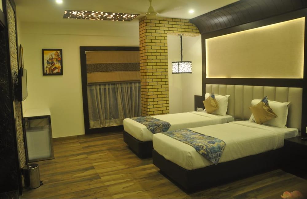 Фото Hotel Ivory Inn