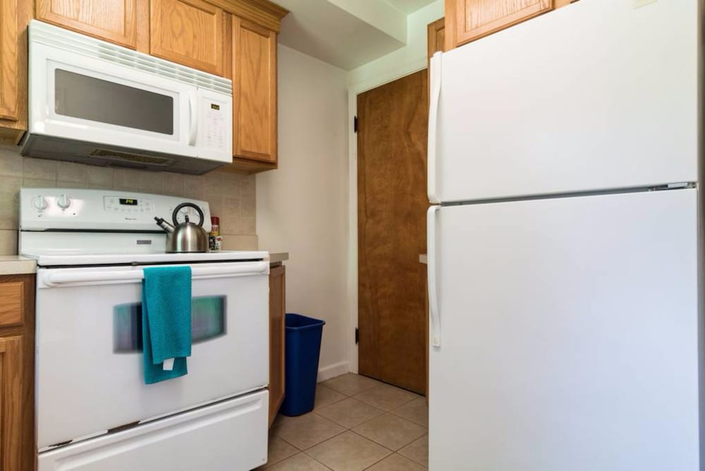 Фото Two Bedroom West Stadium Bungalow - Unit 522