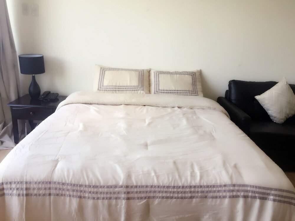 Фото Hi Home At The Knightsbridge Residences