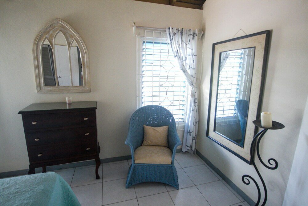 Фото Yellow Canary Beach Villa