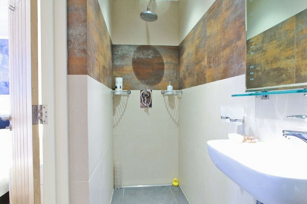 Фото The London Agent Chelsea Finborough