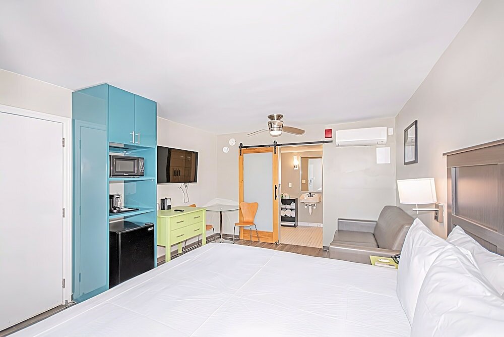 Фото Seven Hills Suites