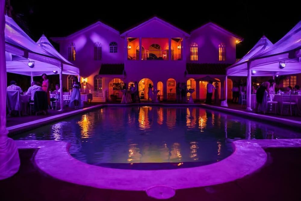 Фото Summerhill, 8br by Jamaican Treasures