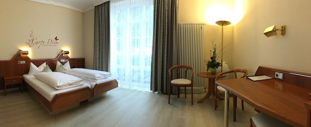 Фото Hotel Garni Kaiserstuhl