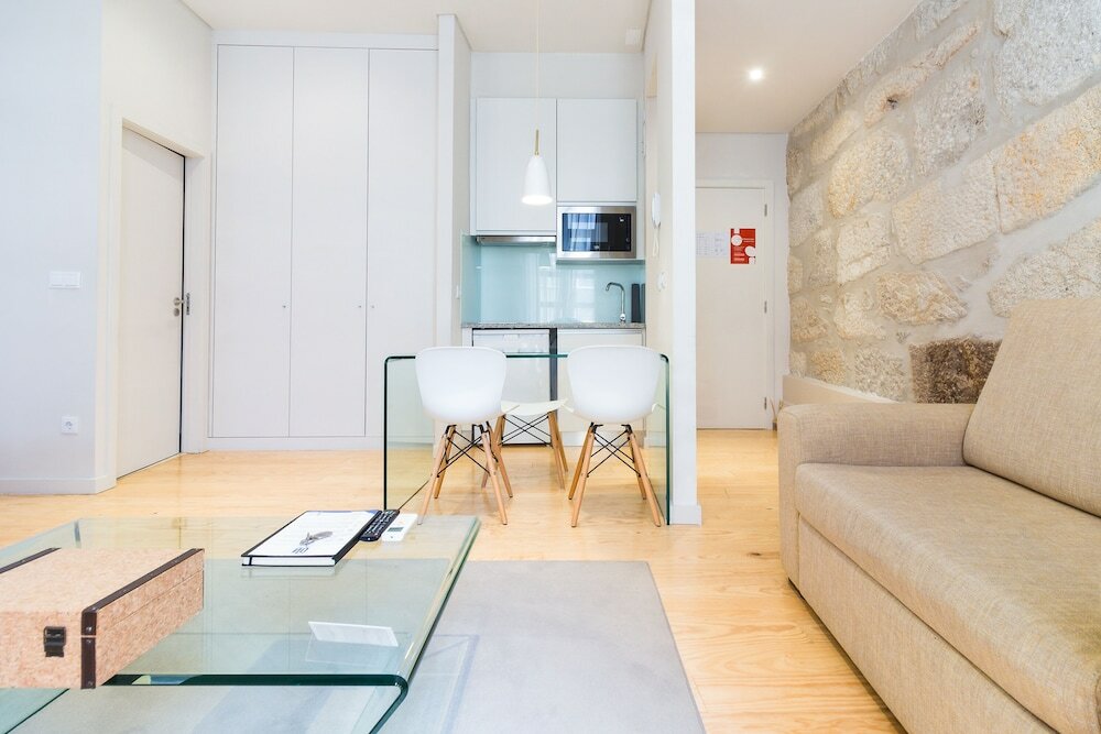 Фото Oporto Near Apartments