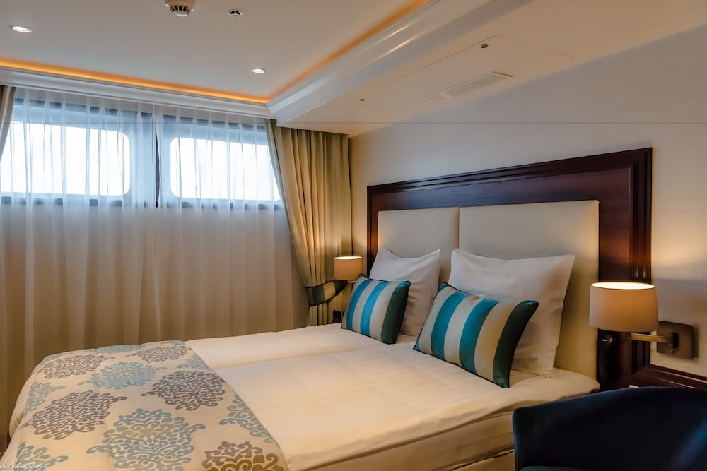 Фото Select Ms Charles Dickens - Neuss