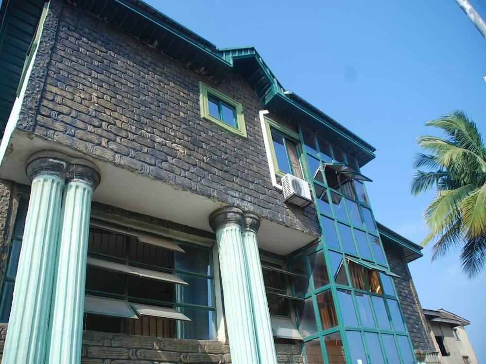 Фото Oyins Holiday Inn Annex