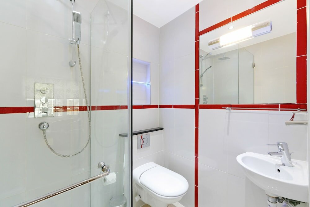 Фото Baker Street Suites