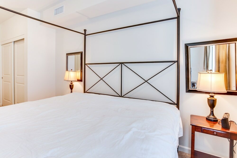 Фото On the Columbia Vacation Apartments