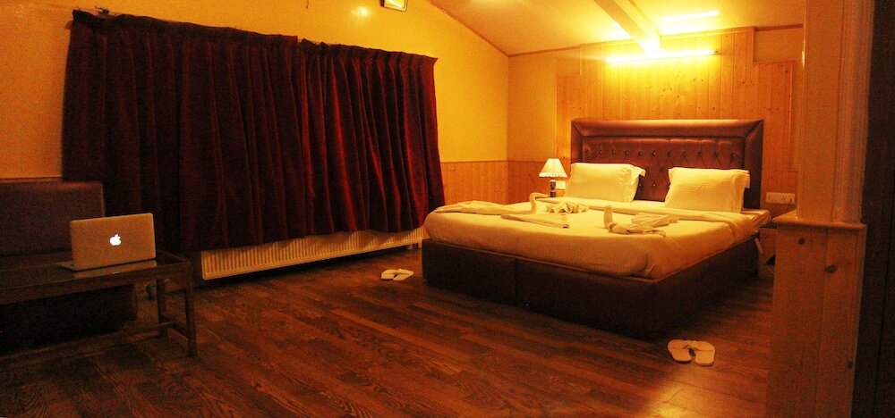 Фото Hotel Abshar