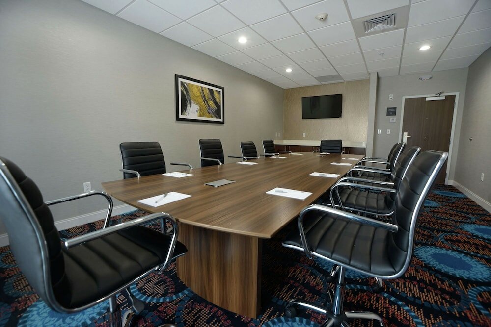Фото Hampton Inn & Suites Oklahoma City/Quail Springs