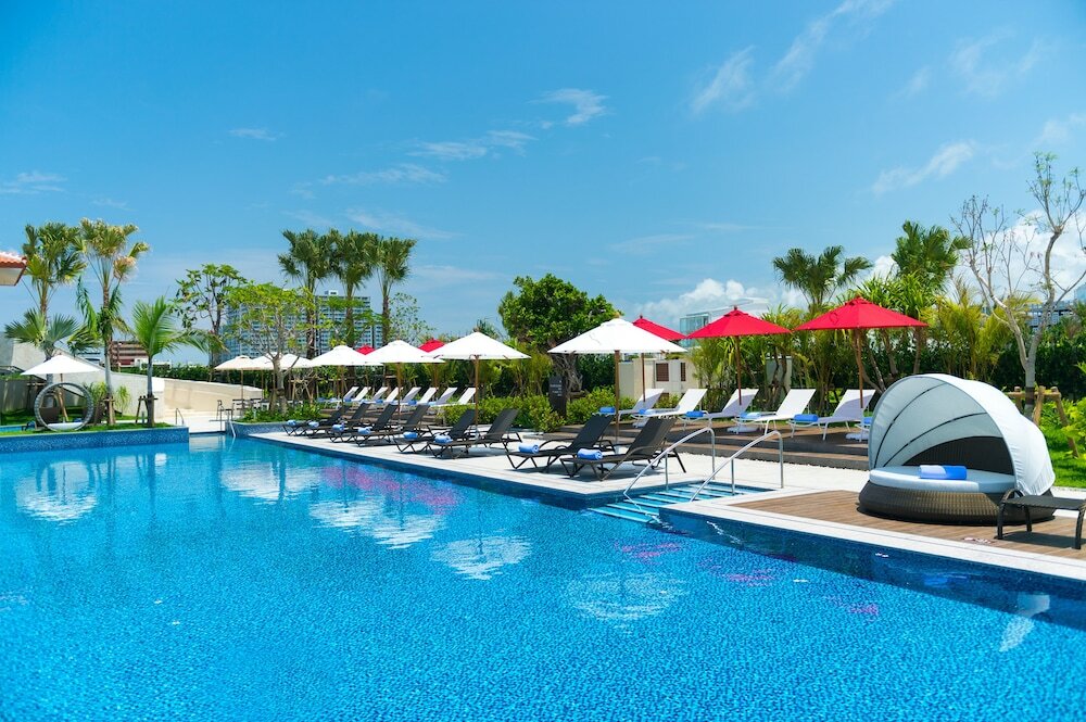 Фото DoubleTree by Hilton Okinawa Chatan Resort