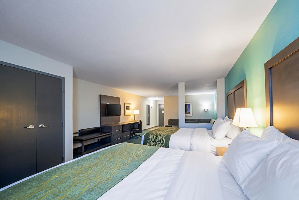 Фото Comfort Inn & Suites Oklahoma City near Bricktown