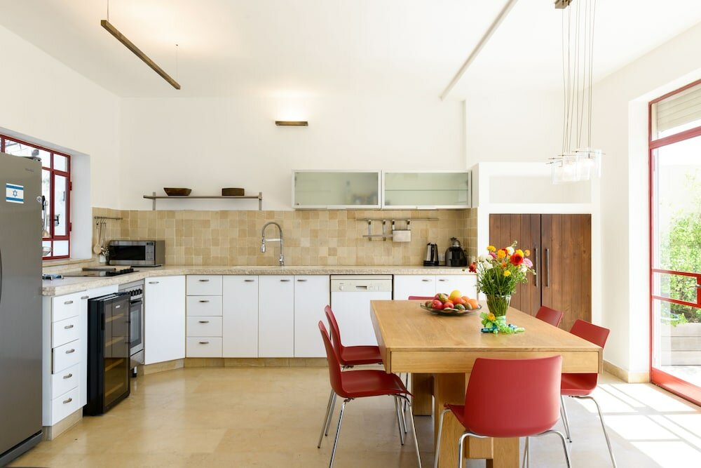 Фото Апартаменты Elegant 2br with Veranda by FeelHome