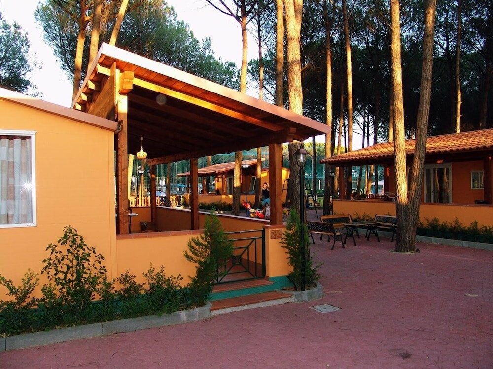 Фото Happy Camp in Camping Villaggio Thurium