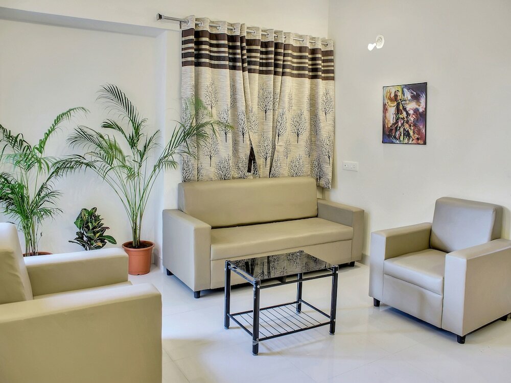 Фото Oyo 12042 Green Olives Apartments