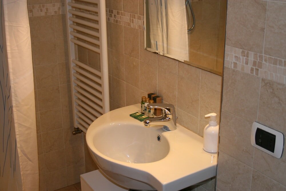 Фото La corte di San Giuseppe