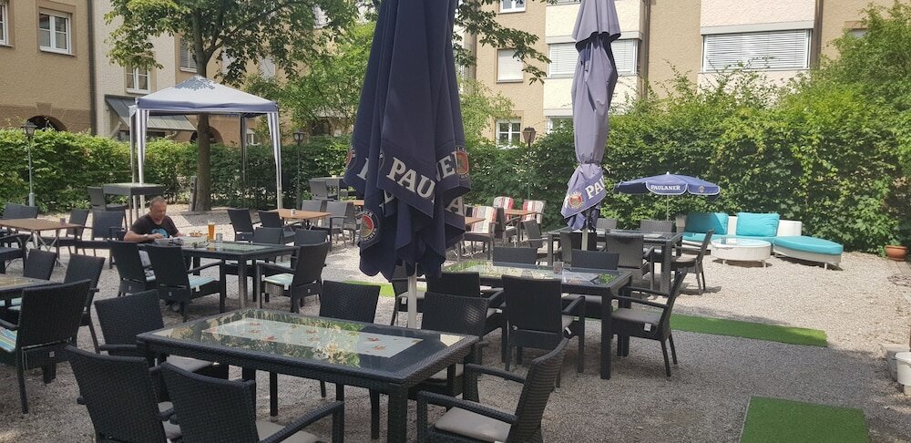 Фото отеля 2