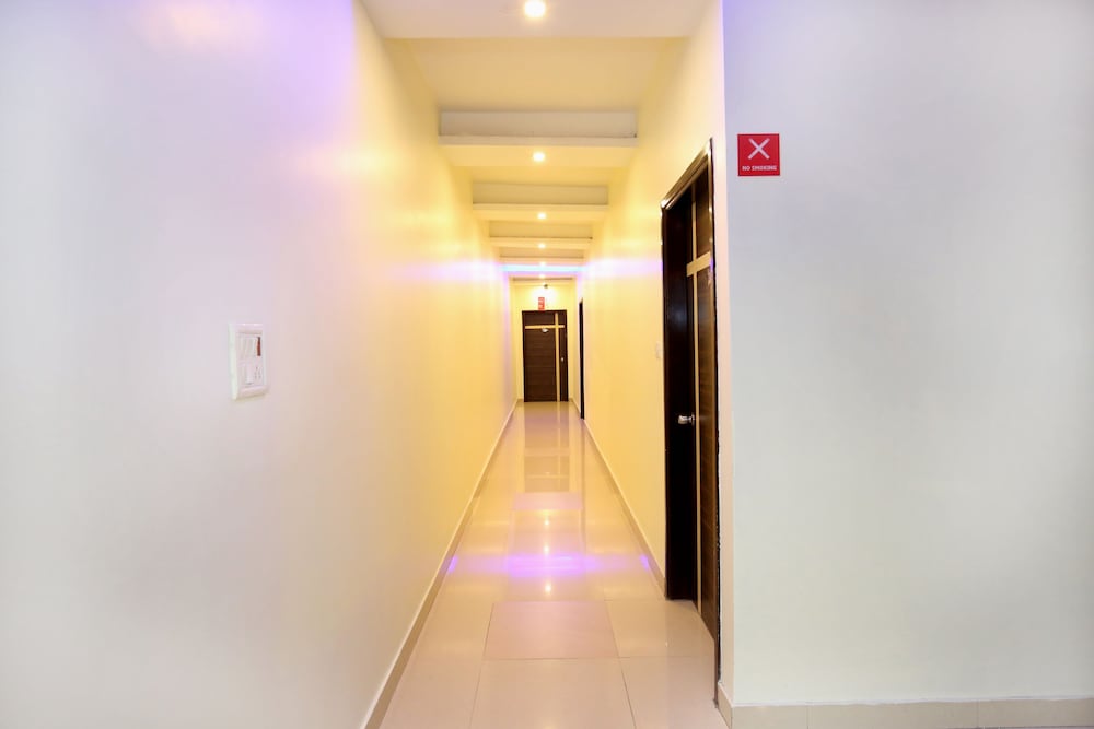 Фото Oyo 9243 Trumpets Hotel