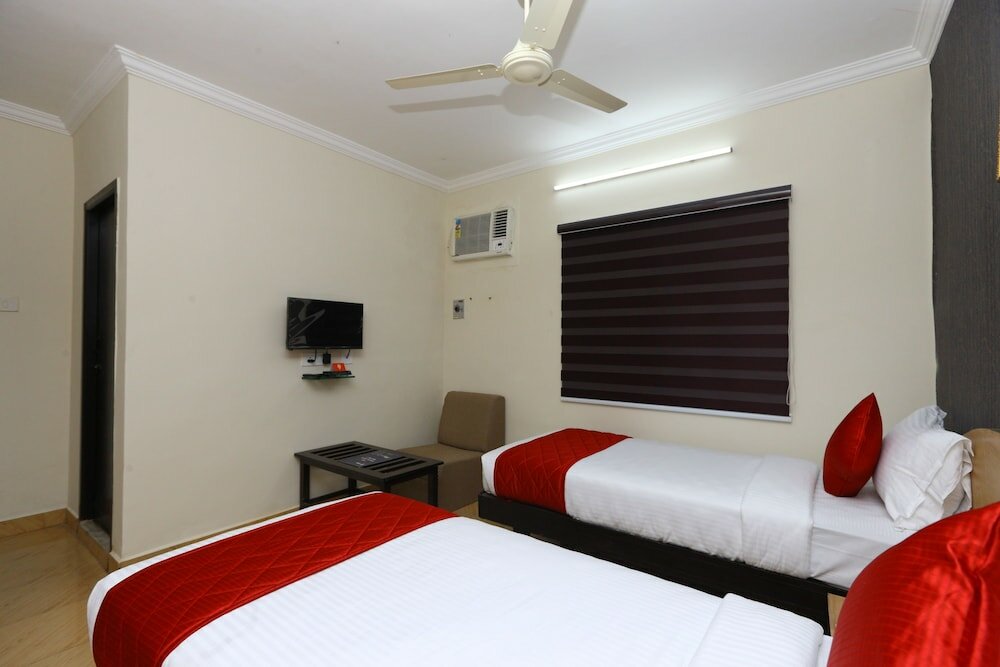 Фото Oyo 9372 Rich Inn