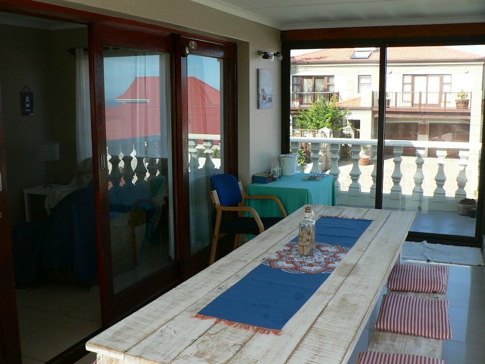 Фото Heroldsbaai Holiday Home