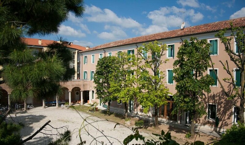 Гостиница Ostello Bassano Del Grappa в Бассано-дель-Граппа