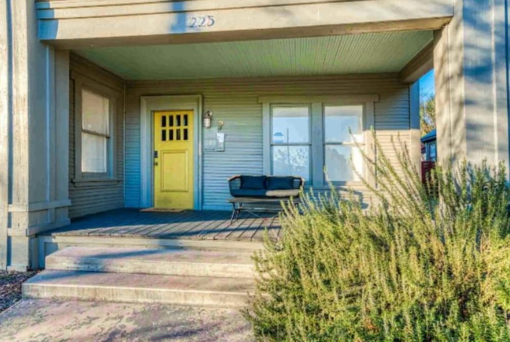 Фото The Xennial Ice Cold Ac With Fast Wi-fi