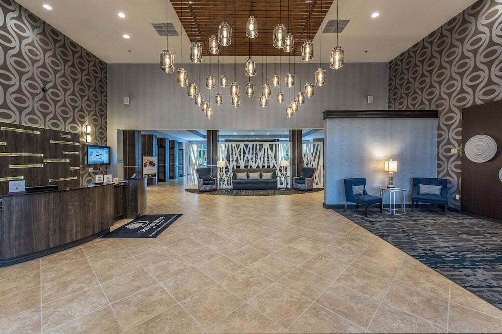 Фото DoubleTree by Hilton North Charleston - Convention Center