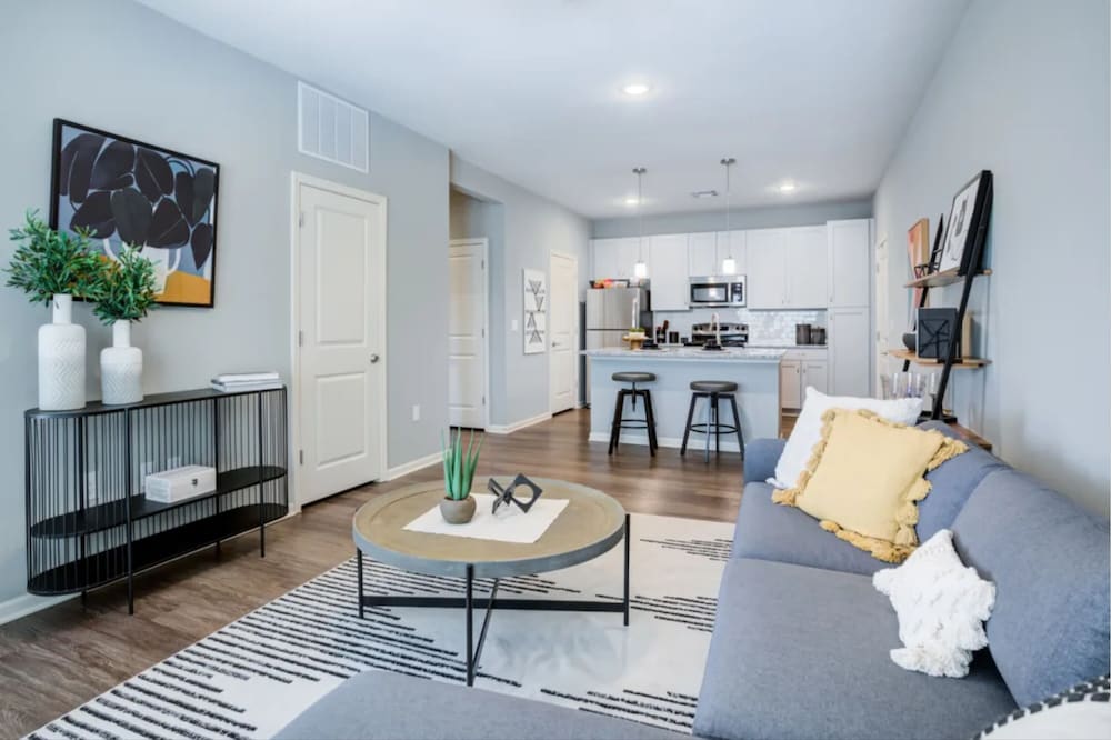 Фото Barsala At Aurora Apartments