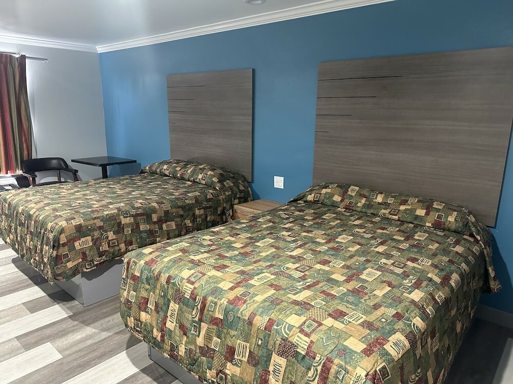 Фото Palm Inn Hotel near Tyler Mall Riverside