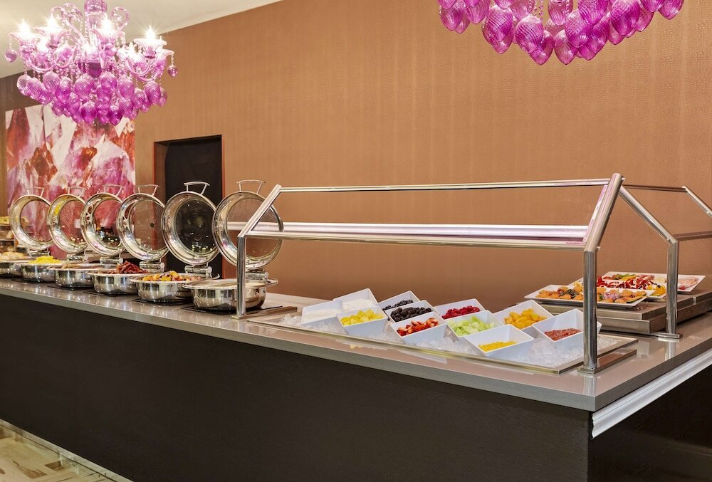 Фото DoubleTree by Hilton Hotel Orlando East - Ucf Area