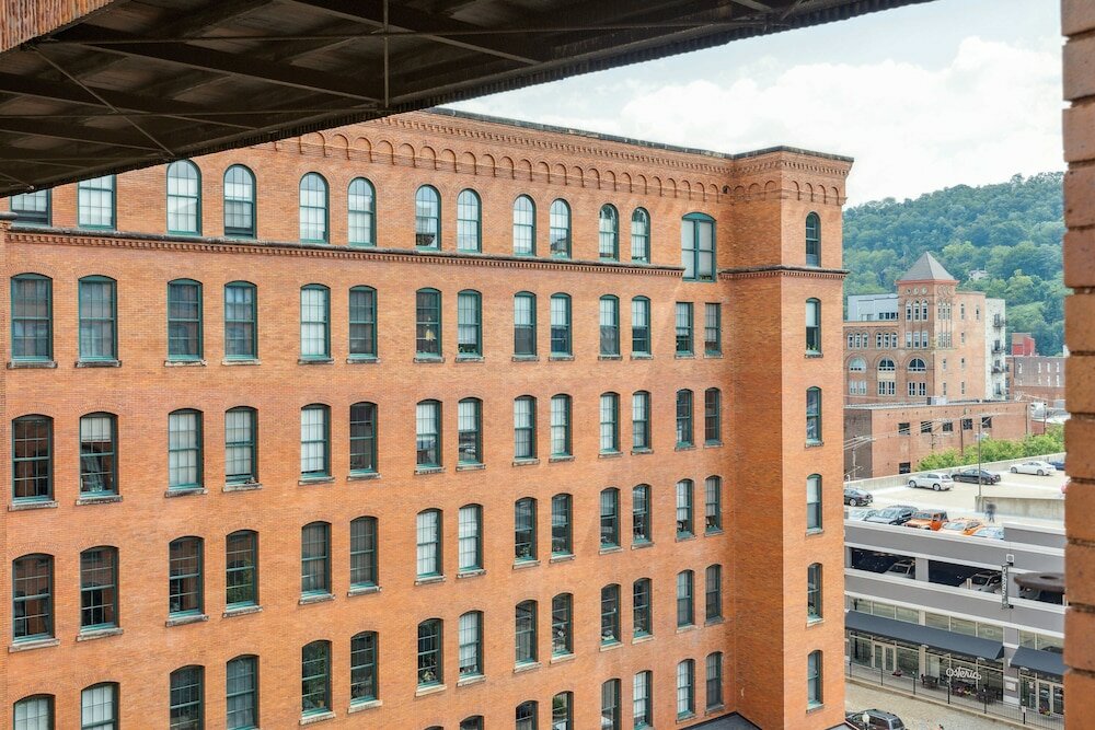 Фото Historic Loft Retreat With Pool