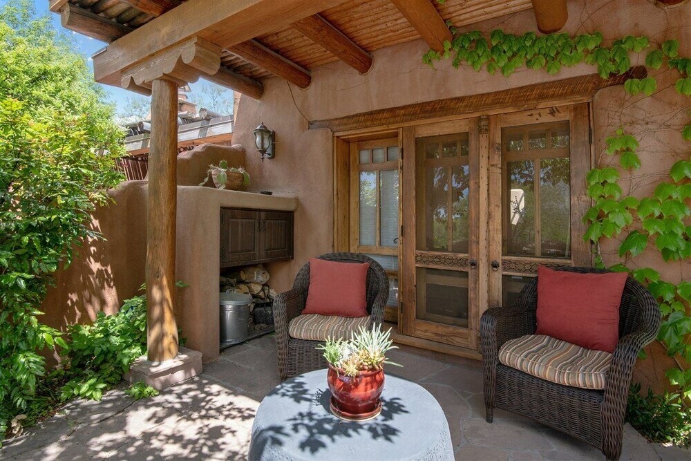 Фото Buena Suerte - Quintessential Eastside Pied-a-terre, Fabulous Views and Patios, Kiva Fireplace, Walk to Canyon Rd. and the Plaza