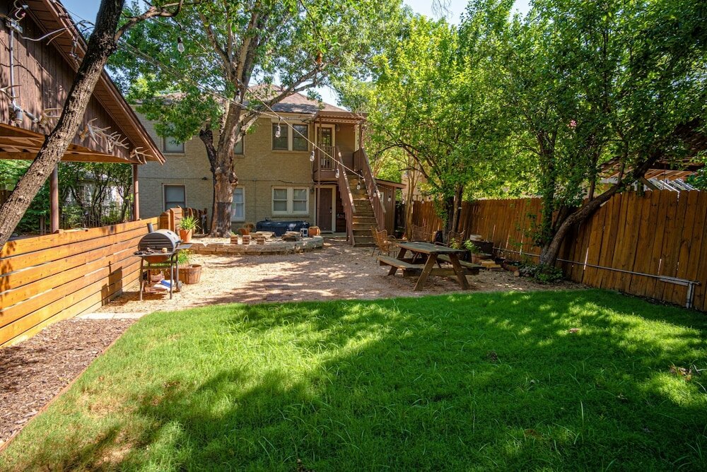 Фото Close to Famous Attractions With Hot Tub and Fire Pit