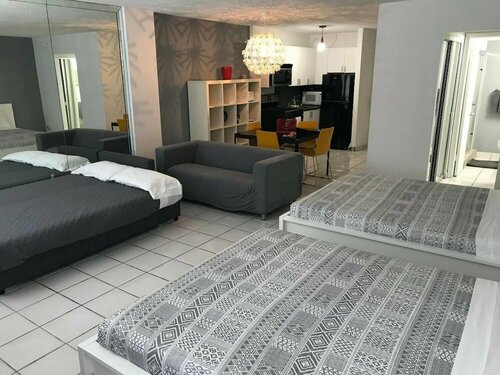 Гостиница Wow Condo, Middle of South Beach, Block From Ocean в Майами-Бич