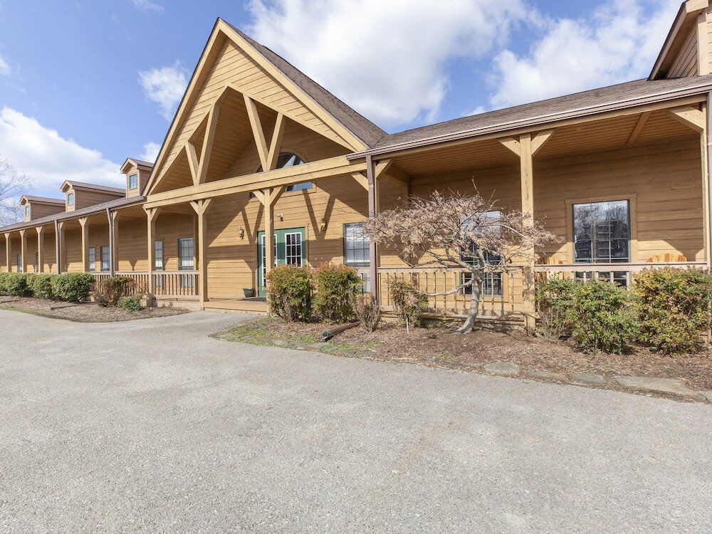 Фото Falls of Rough Resort