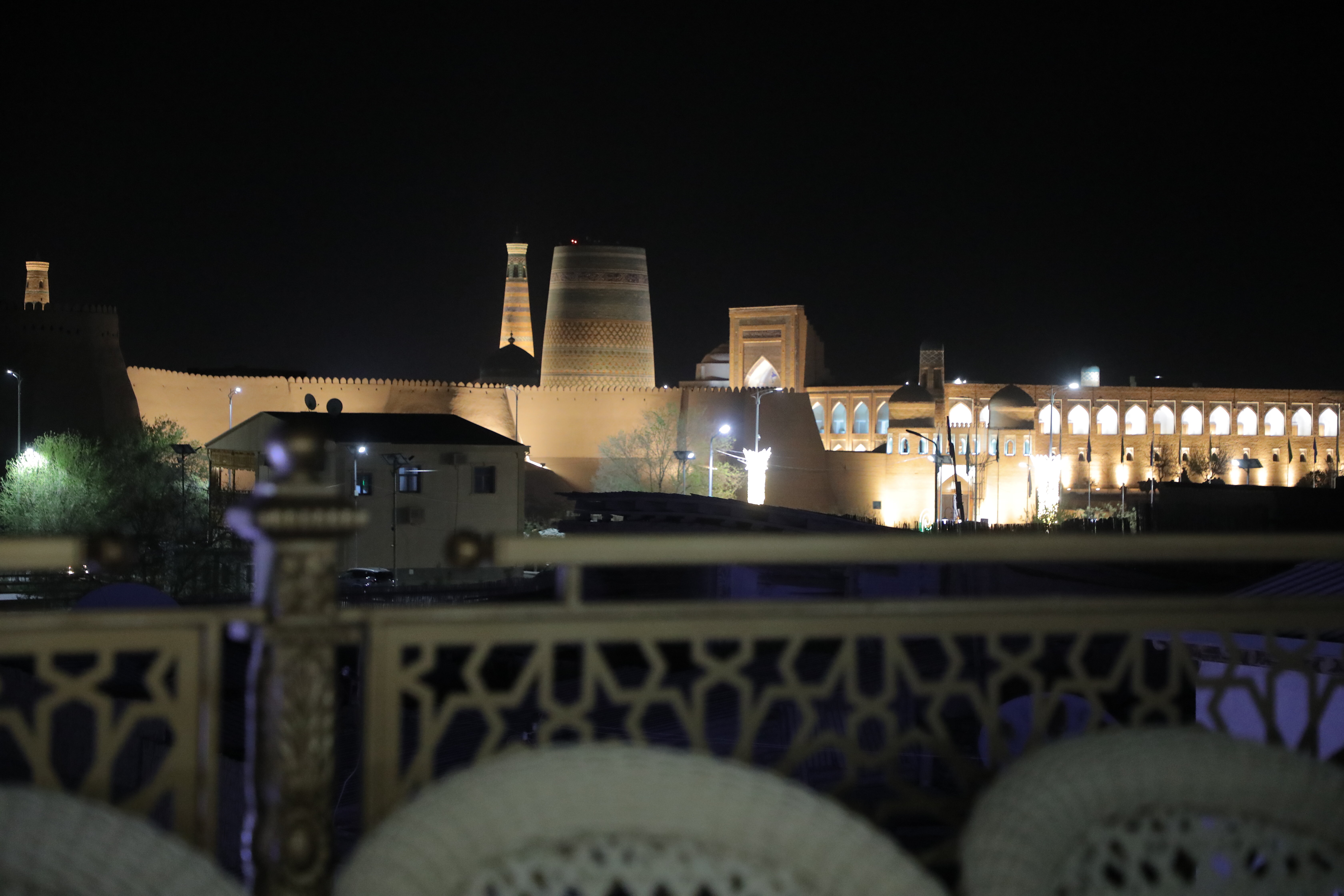 Фото Bibihojar Hotel