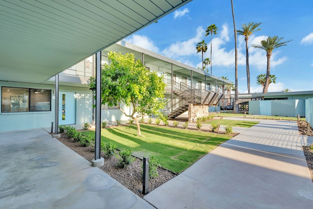 Фото Intimate Well Appointed-Old Town-Pool