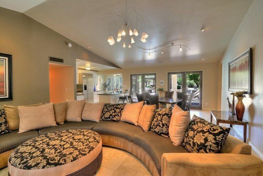 Фото Az Oasis! Heated Pool & SPA - Sport Court & Putting Greens Pool Table & Games!