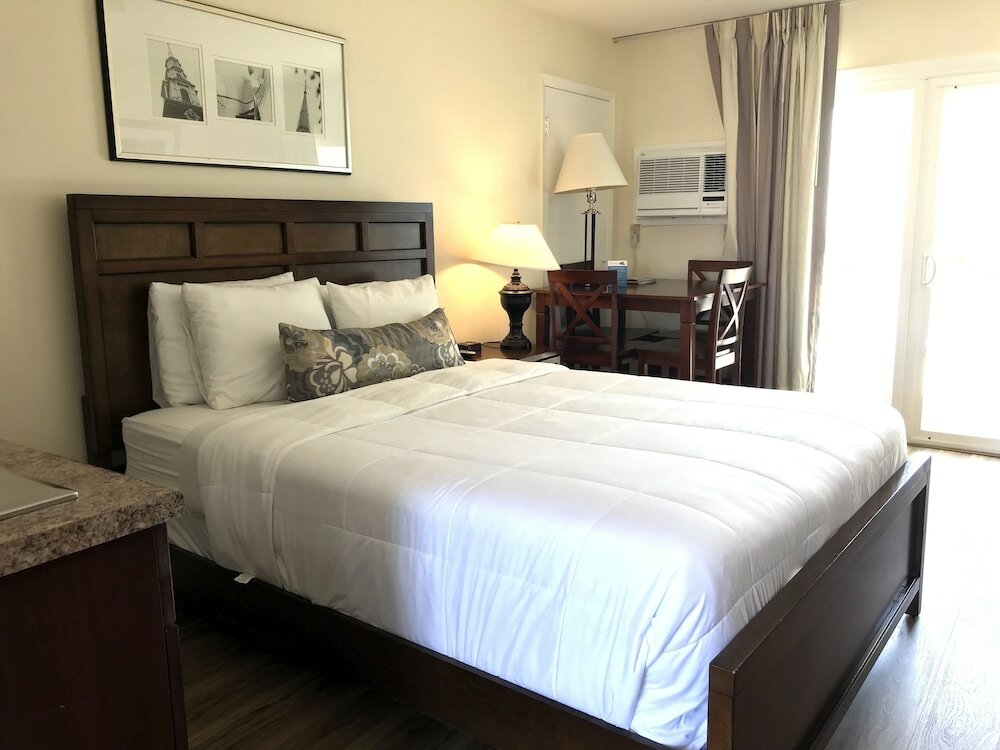 Фото Ocean Surf Resort