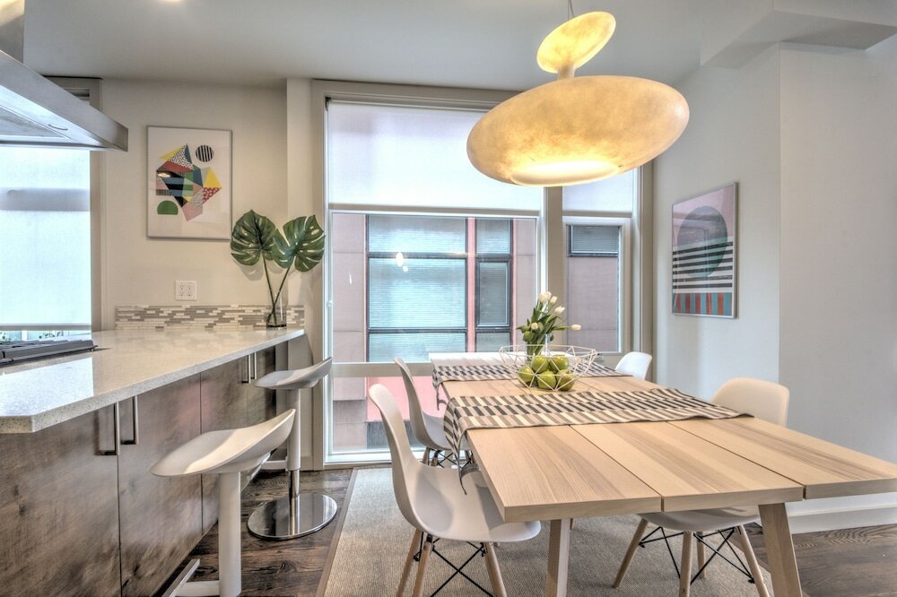 Фото Modern Home with Rooftop Oasis