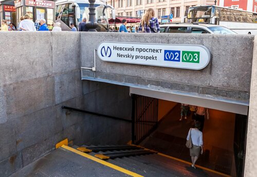 Metro Nevskiy Prospekt (Saint Petersburg, Nevskiy Avenue, 30), metro station