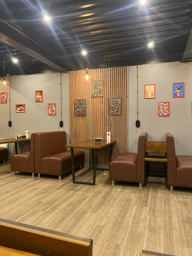 Қыз қынапқа шамды енгізеді (видео)