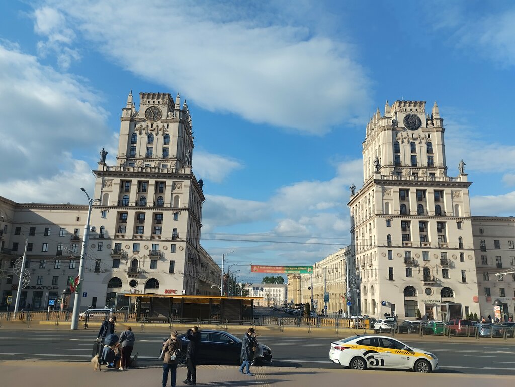 Достопримечательность Ансамбль Ворота Минска, Минск, фото