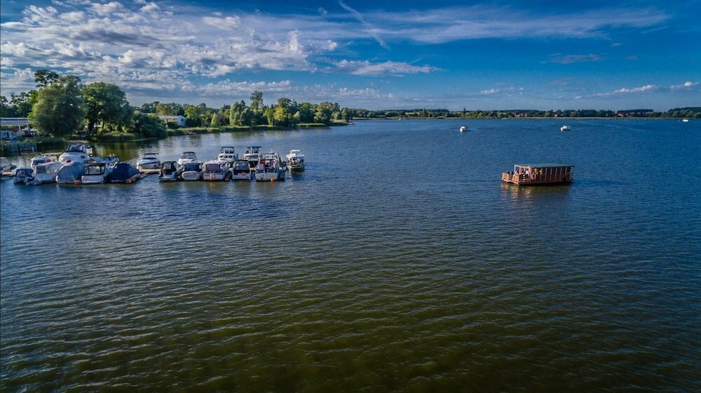 Фото Hausboot Neustrelitz am Zierker See